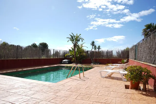 Chalet adosado con piscina y almacen en Riumar, a pocos minu - foto 5
