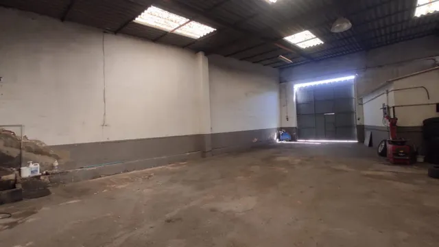 NAVE INDUSTRIAL EN VENTA EN EL CARPIO EN UNA EXCELENTE UBICA