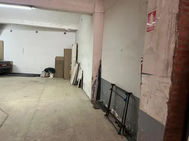FANTÑSTICA NAVE EN TERRASSA - foto 5