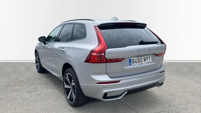Volvo XC60 2.0 B5 P PLUS DARK AUTO 4WD 5P - foto 2