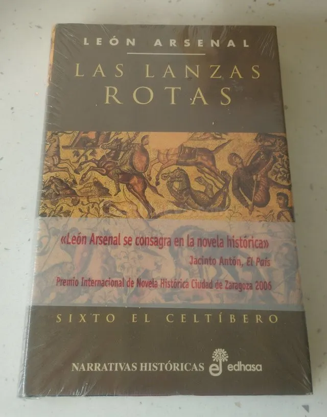 Libro histórico León Arsenal: edición precintada con rotura 