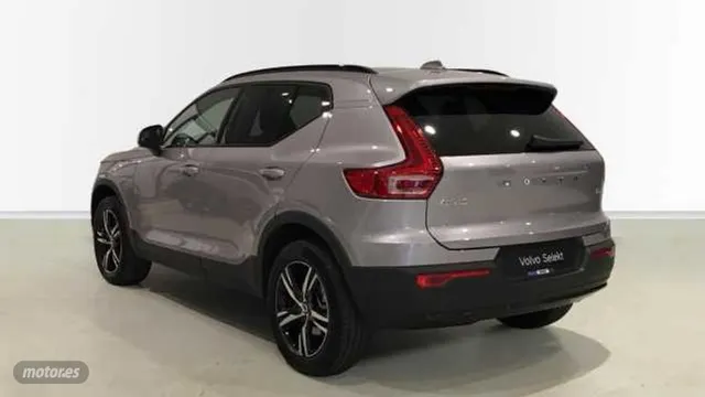 Volvo XC40 - foto 2