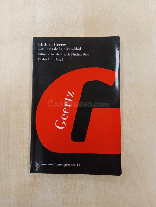 LOS USOS DE LA DIVERSIDAD - CLIFFORD GEERTZ