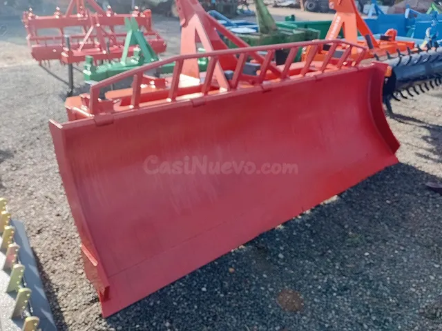 TOPOS O SUBSOLADOR CON 5 REJAS Y PALA CULONA. - foto 3