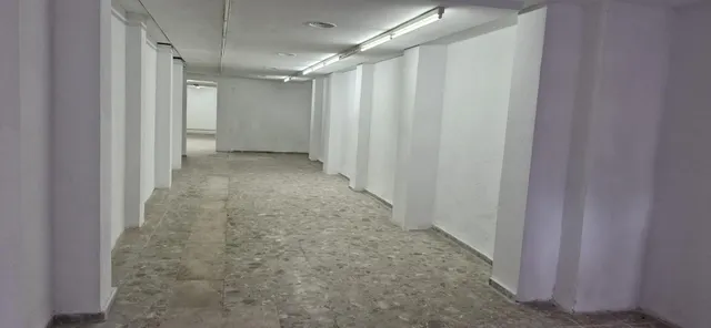 EXELENTE LOCAL COMERCIAL DE 150 M2 CON SALIDA DE HUMO EN DOL - foto 4