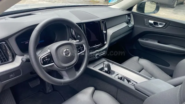 Volvo XC60 2.0 B5 P PLUS DARK AUTO 4WD 5P - foto 5