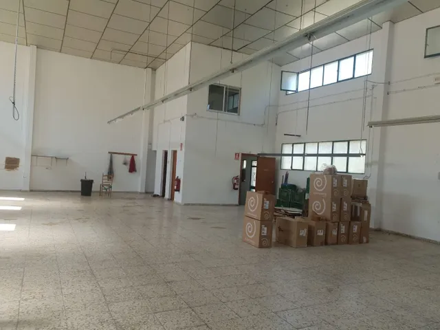 SE VENDE O ALQUILA NAVE INDUSTRIAL - foto 2