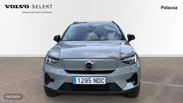 Volvo XC40 en Valladolid con tracción integral y extras - foto 4
