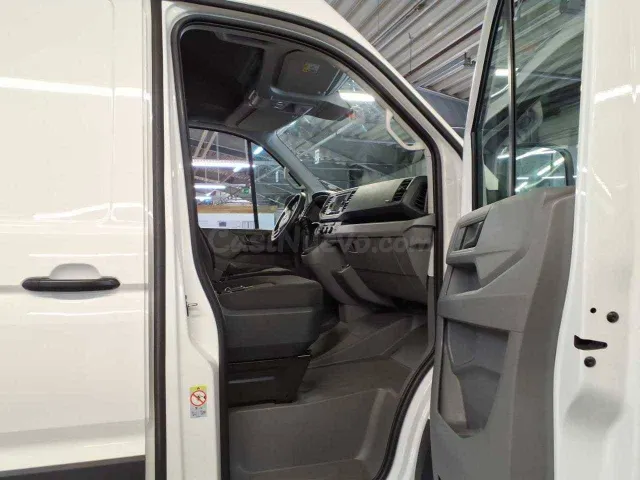 Volkswagen Crafter FURGÓN L4H3 2.0 TDI 140 CV - foto 5