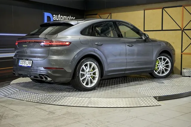 Porsche Cayenne Coupé EHybrid (2021) - foto 5