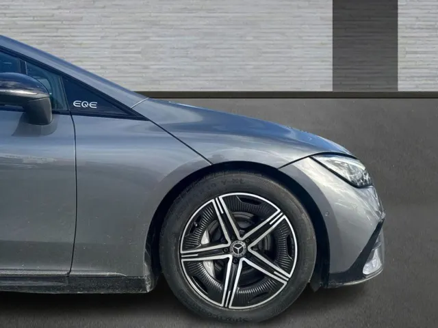Mercedes Eqe 350 Amg Line Exterior E Interior - foto 5
