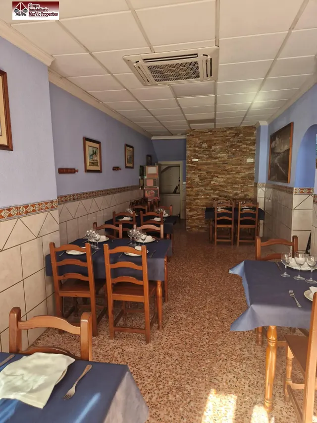 Local comercial en Villajoyosa zona 1a linea - foto 4