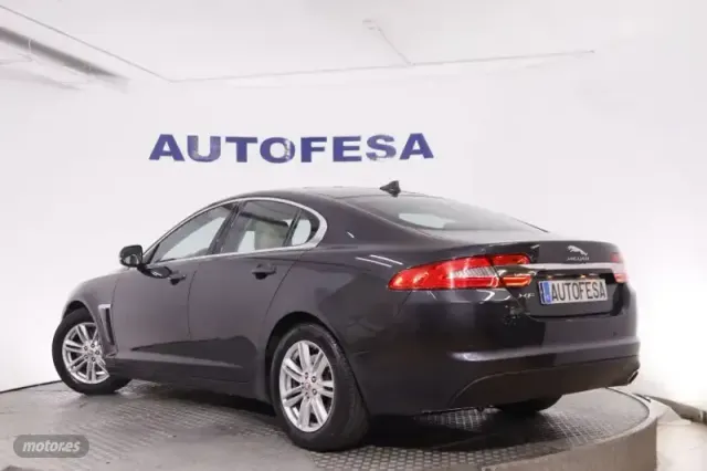Jaguar XF - foto 4
