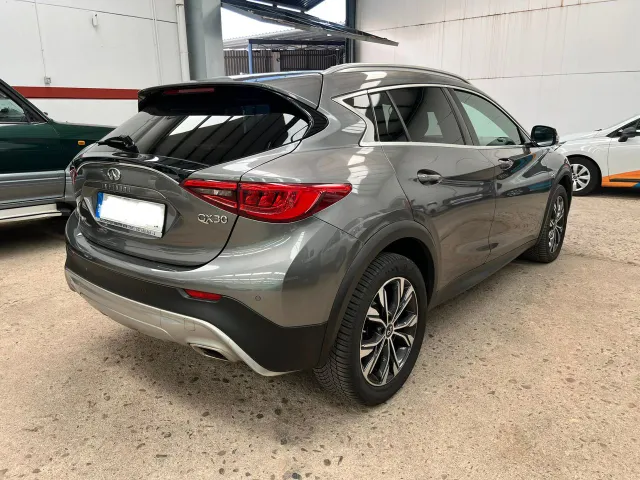 Infiniti Q30 2.2d Premium Tech 7DCT - foto 4