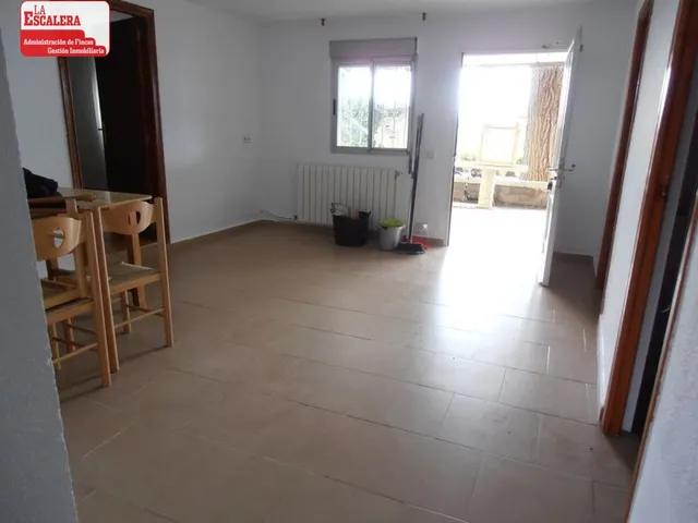 FINCA CON PARCELA DE 41.009 M2, 3 VIVIENDAS Y ALMACEN - foto 5