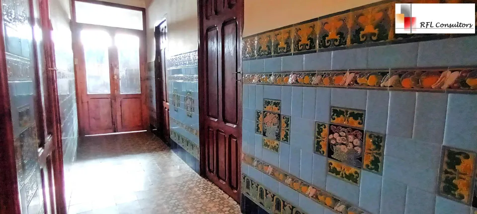 GRAN CASA CON ALMACÉN Y JARDÍN