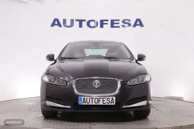 Jaguar XF - foto 2