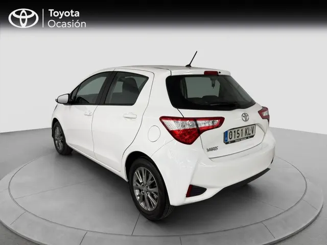 Toyota Yaris - foto 2