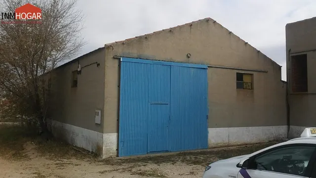 VENTA DE NAVE EN CRESPOS, ÁVILA