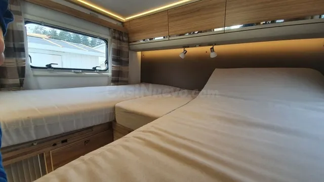 Cama convertible para autocaravana
