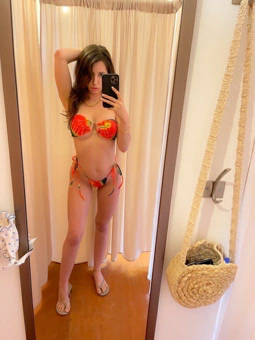 Estoy disponible en cualquier momento, escrbeme por whatsapp +34613977686 