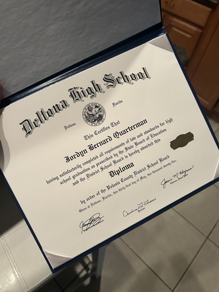 TITULOS UNIVERSITARIOS CON REGISTROS