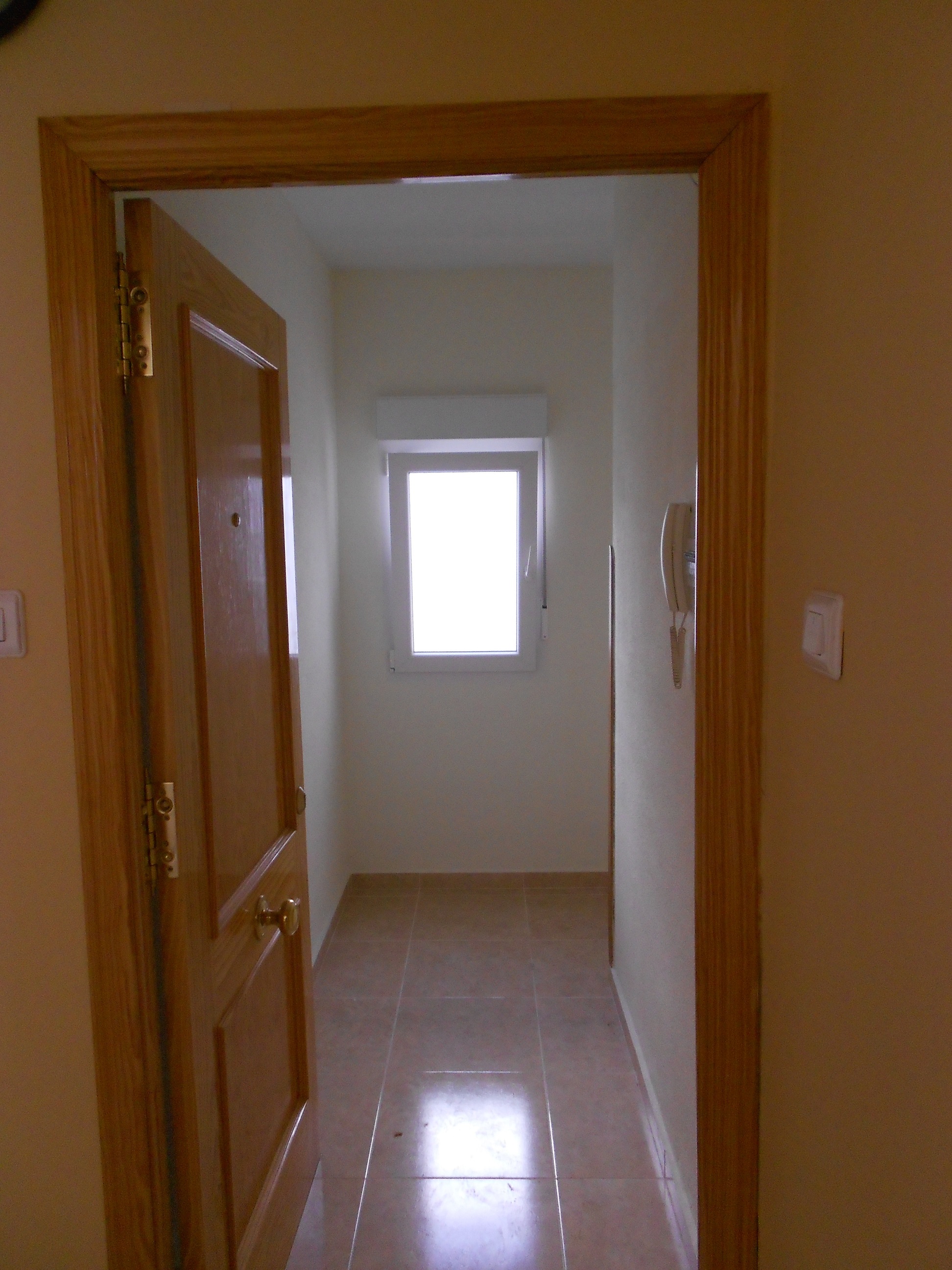 3 dorm., cocina amplia, muy soleado y con buenas vistas