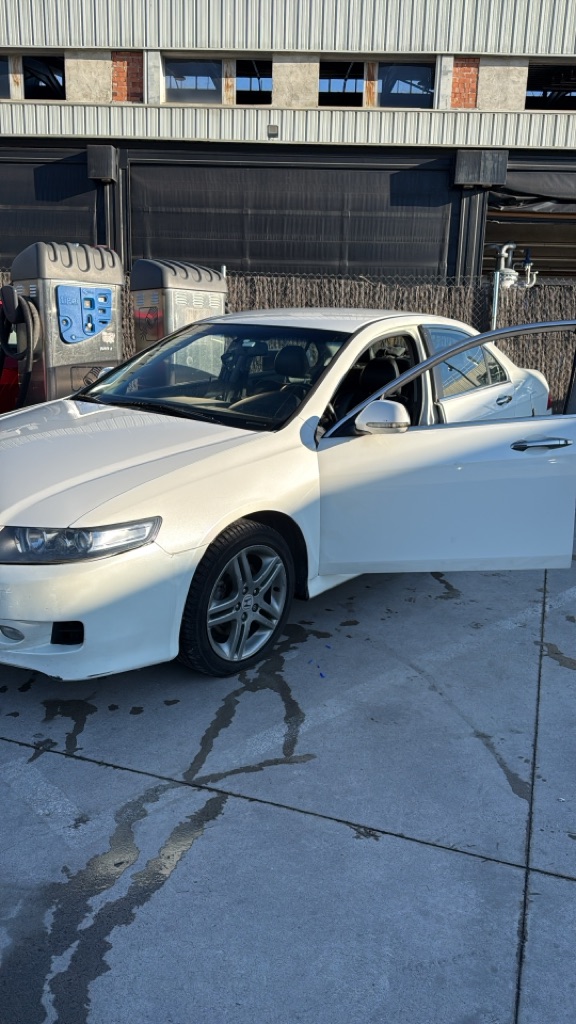 Honda Accord Blanco en Buen Estado